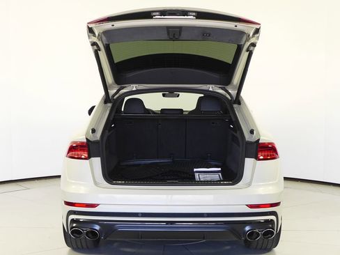 Used 2023 Audi SQ8 Premium Plus w/ SQ8 Luxury Package AWD/4WD image 10