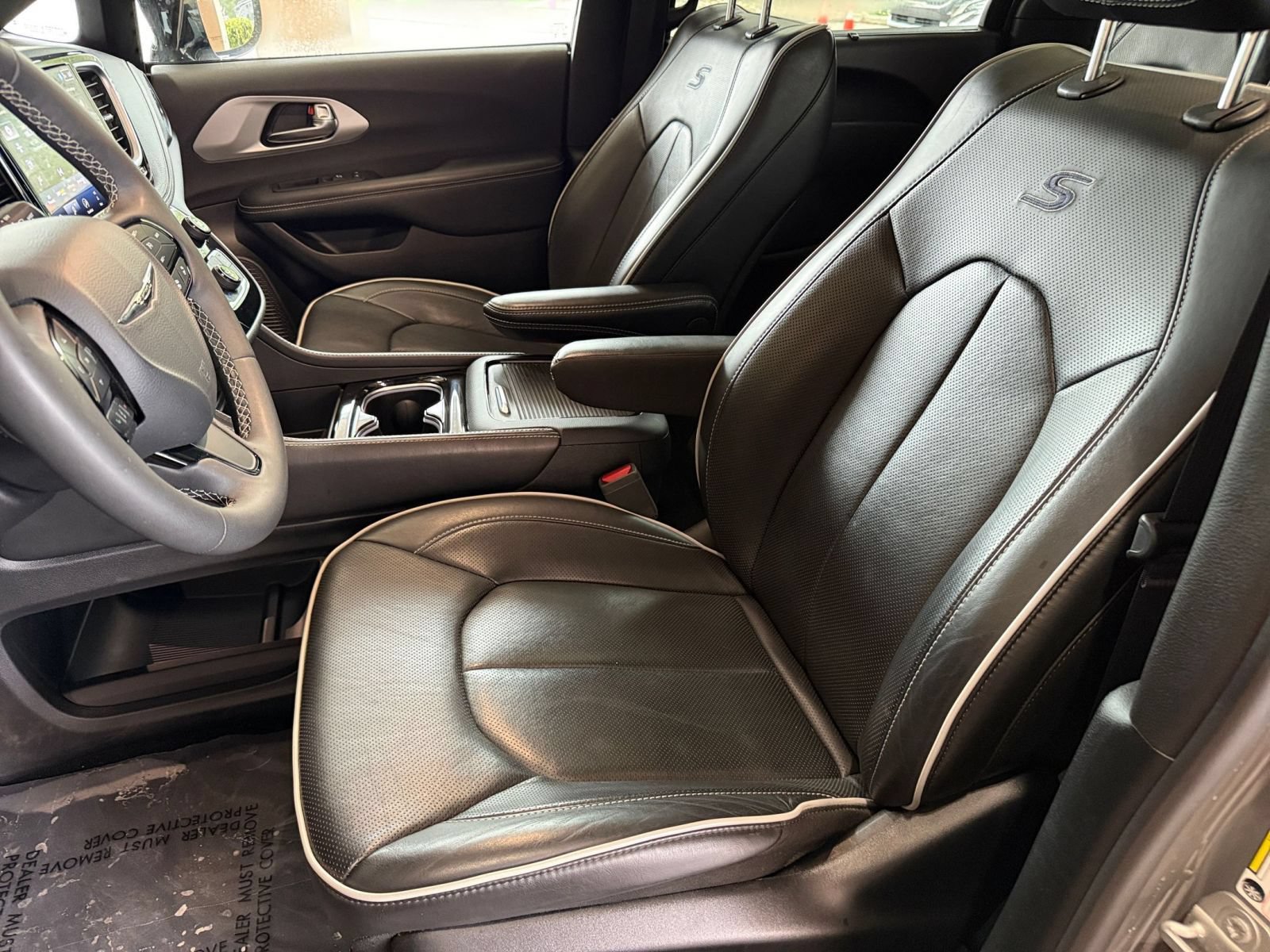Used 2025 Chrysler Pacifica Limited FWD image 39