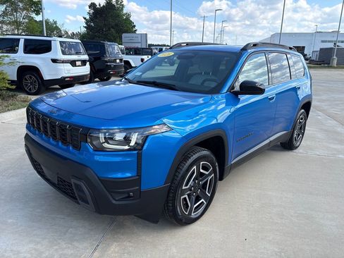 New 2026 Jeep Cherokee Laredo image 2