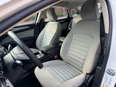 Used 2018 Ford Fusion S FWD image 20