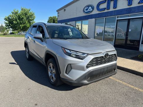 Used 2022 Toyota RAV4 XLE image 2