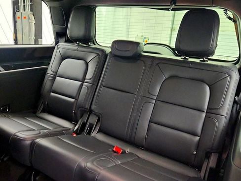 Used 2023 Lincoln Navigator Reserve image 22