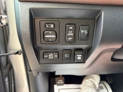 Used 2020 Toyota Tundra Limited w/ Limited Premium Package AWD/4WD image 16