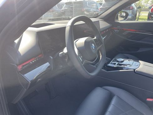 Used 2024 BMW i5 eDrive40i image 10