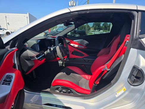 Used 2024 Chevrolet Corvette Z06 RWD image 16