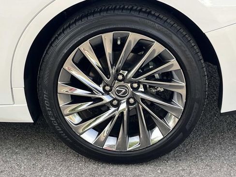 Used 2025 Lexus ES 350 Luxury image 11