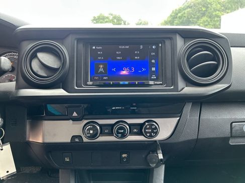 Used 2017 Toyota Tacoma SR w/ SR Convenience Package RWD image 17