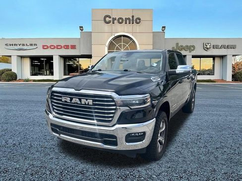 Used 2025 RAM 1500 Laramie AWD/4WD image 7