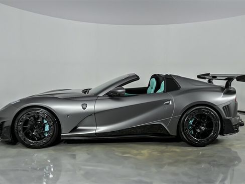 Used 2021 Ferrari 812 GTS RWD image 5
