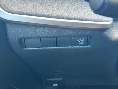 Used 2025 Nissan Kicks SV FWD image 12