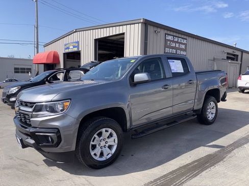 Used 2022 Chevrolet Colorado LT w/ LT Convenience Package image 3