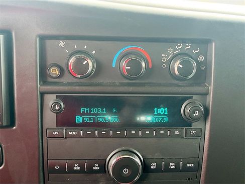 Used 2024 GMC Savana 2500 w/ Driver Convenience Package image 14