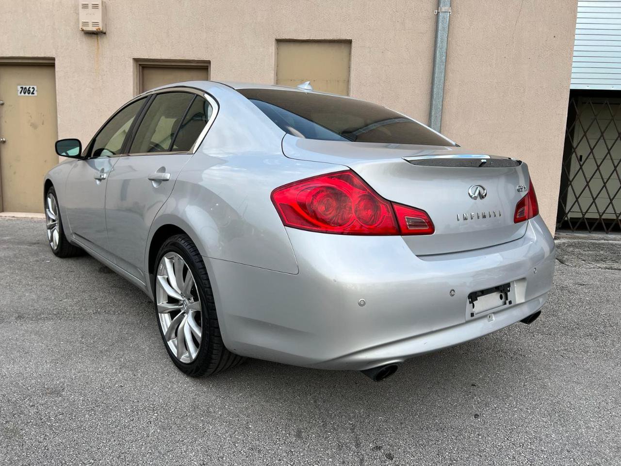 Used 2013 INFINITI G37 x Sedan w/ Premium Pkg AWD/4WD image 9