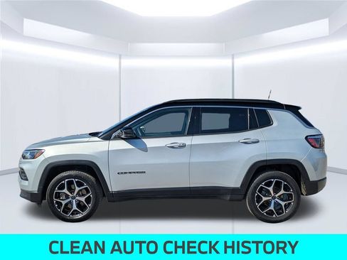 Used 2025 Jeep Compass Limited AWD/4WD image 2