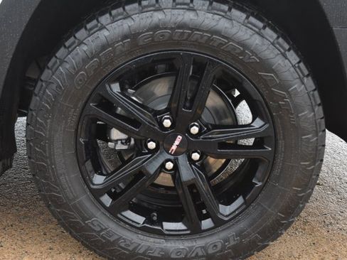 Used 2022 GMC Terrain AT4 w/ Infotainment Package II AWD/4WD image 9