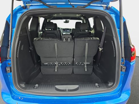 New 2026 Chrysler Pacifica Select FWD image 30
