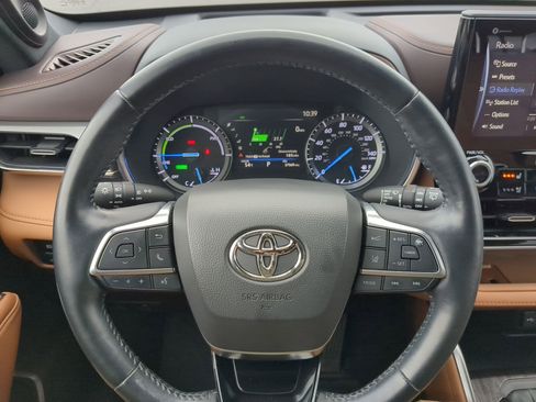 Used 2021 Toyota Highlander Platinum image 16