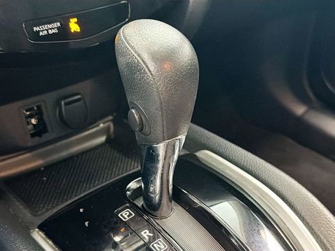 Used 2016 Nissan Rogue S image 15