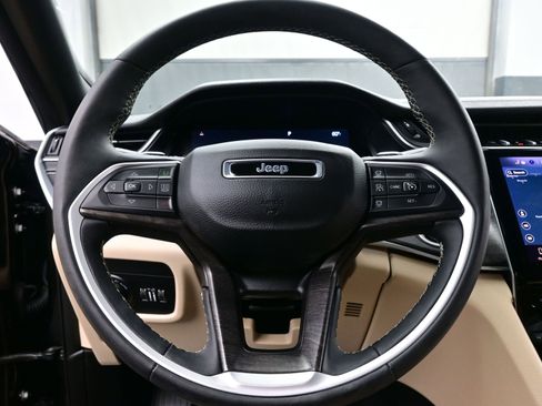 Used 2024 Jeep Grand Cherokee Limited image 24