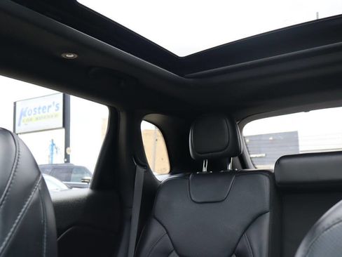Used 2019 Jeep Cherokee High Altitude AWD/4WD image 14