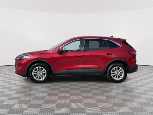 Certified 2021 Ford Escape SE w/ Cold Weather Package AWD/4WD image 2