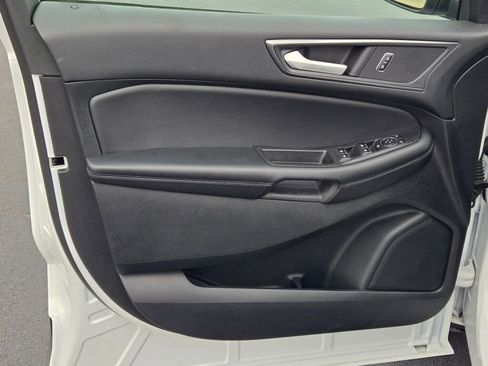 Used 2024 Ford Edge SE image 18