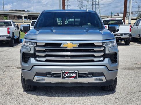 Used 2024 Chevrolet Silverado 1500 High Country w/ Technology Package image 2