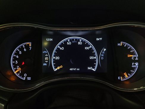 Used 2018 Jeep Grand Cherokee Altitude AWD/4WD image 23