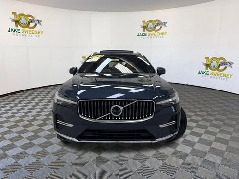 Used 2023 Volvo XC60 B5 Ultimate w/ Climate Package image 3