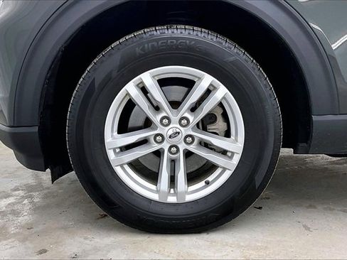 Used 2023 Ford Explorer XLT w/ Equipment Group 202A image 10