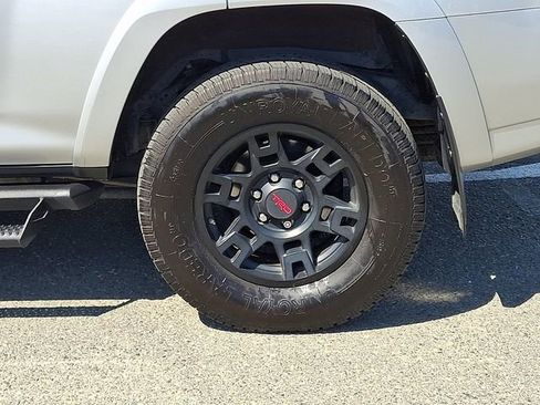 Used 2021 Toyota 4Runner Venture AWD/4WD image 28