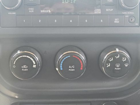 Used 2014 Jeep Patriot Latitude image 33