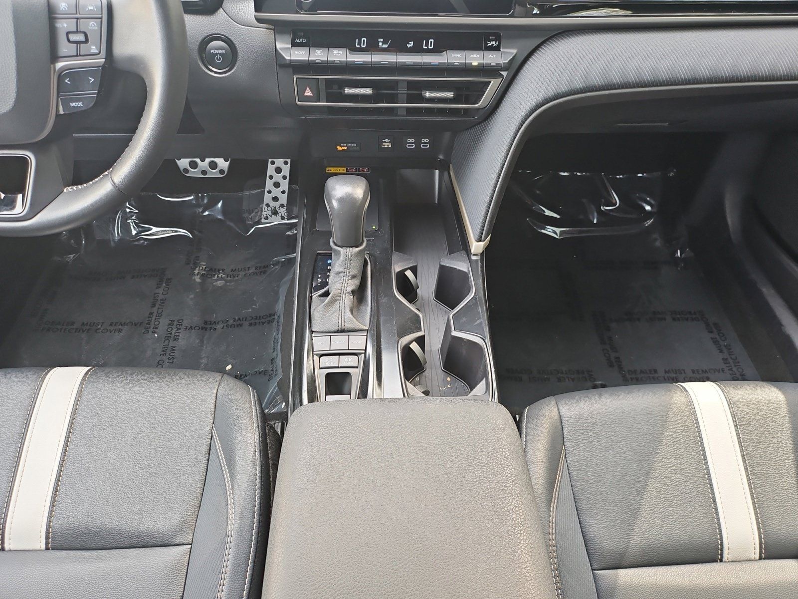 Used 2025 Toyota Camry SE FWD image 31