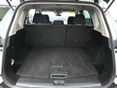 Used 2023 Nissan Rogue SV image 30