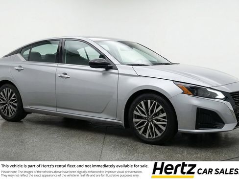 Used 2025 Nissan Altima 2.5 SV FWD image 1