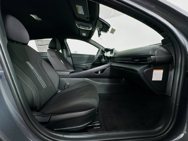 New 2025 Hyundai Elantra SEL FWD image 41