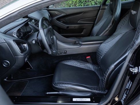 Used 2014 Aston Martin Vanquish Coupe image 86