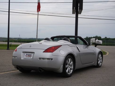 Used 2004 Nissan 350Z Enthusiast RWD image 7