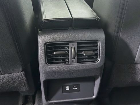 Used 2025 Nissan Rogue SV AWD/4WD image 25