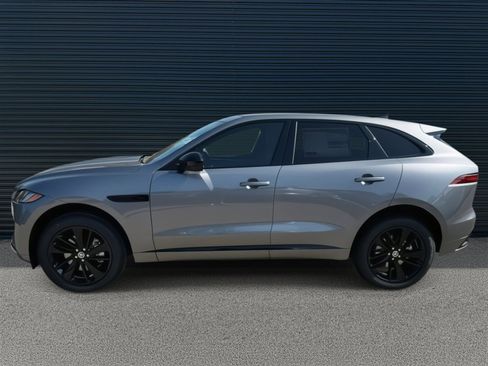 Used 2025 Jaguar F-PACE R-Dynamic S image 2
