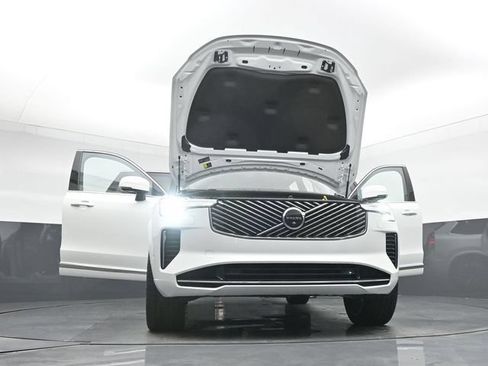 New 2026 Volvo XC90 B6 Plus w/ Protection Package Premier AWD/4WD image 54