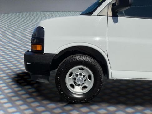 Used 2019 Chevrolet Express 2500 LS RWD image 12