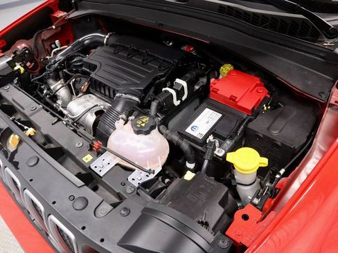 Used 2023 Jeep Renegade Latitude image 18