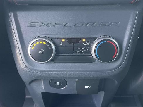 Used 2025 Ford Explorer ST-Line w/ ST-Line Street Pack AWD/4WD image 15