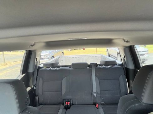 Used 2023 Chevrolet Silverado 1500 LT AWD/4WD image 27