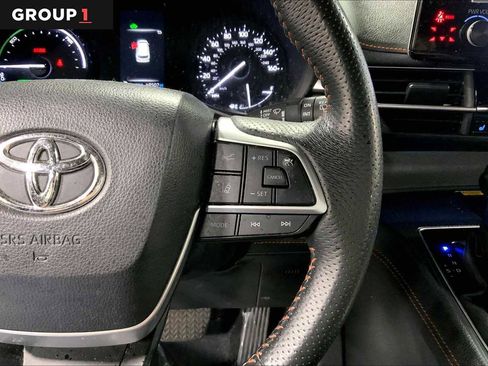 Used 2024 Toyota Sienna XSE w/ XSE Plus Package AWD/4WD image 25