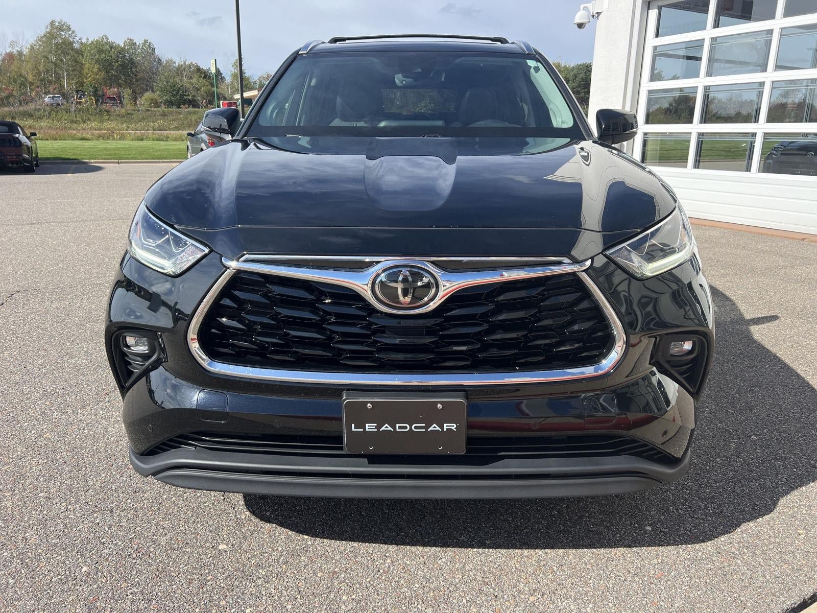 Used 2020 Toyota Highlander Limited AWD/4WD image 8
