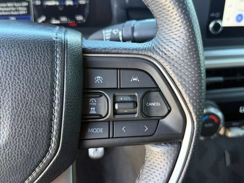 Used 2024 Toyota Tacoma TRD Sport AWD/4WD image 17
