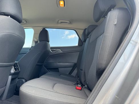 Used 2024 Kia Sportage LX image 17