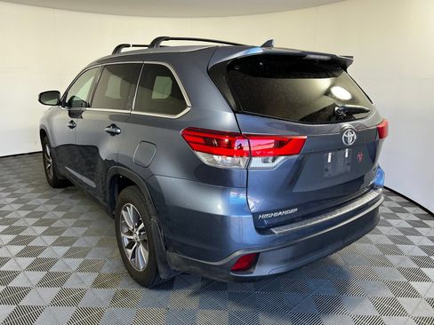 Used 2019 Toyota Highlander XLE AWD/4WD image 7